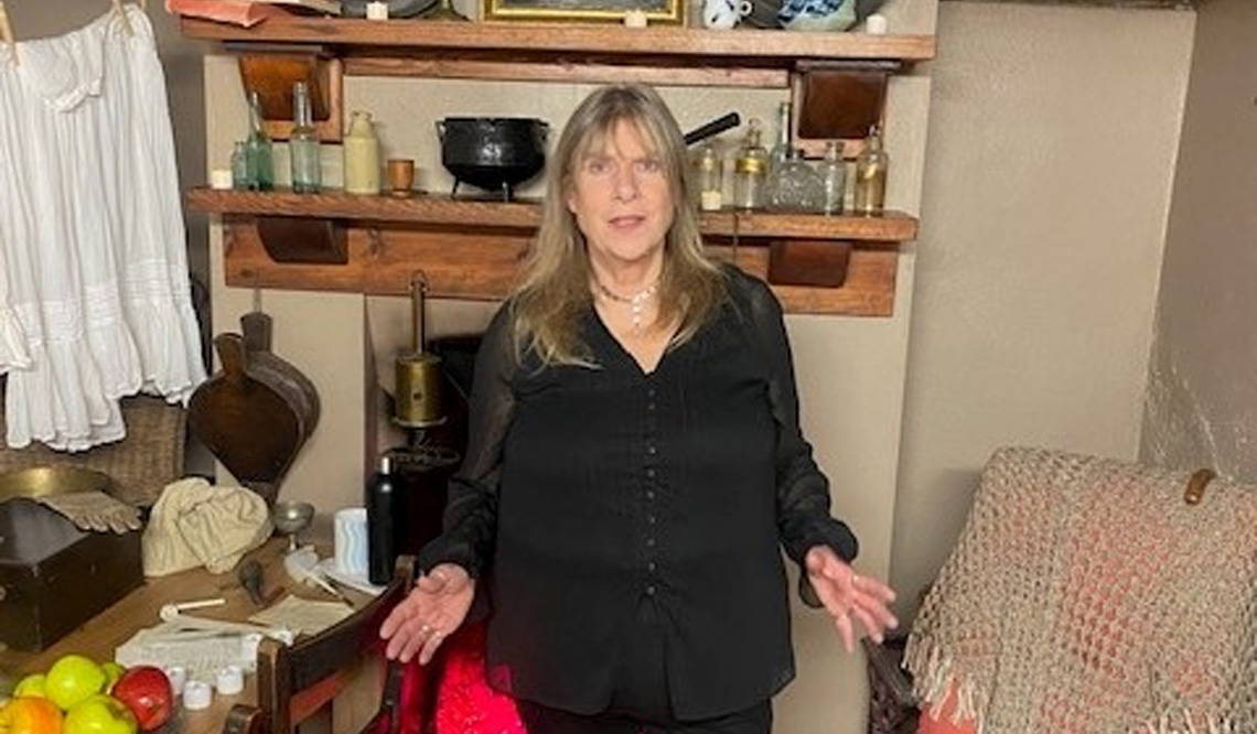 Christine Genders - Storyteller